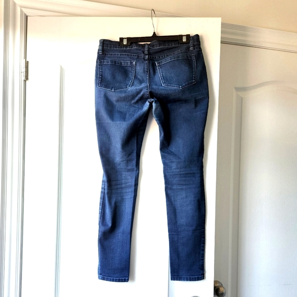 BANANA REPUBLIC FACTORY Limited Edition Skinny Jeans - Picture 4 of 5